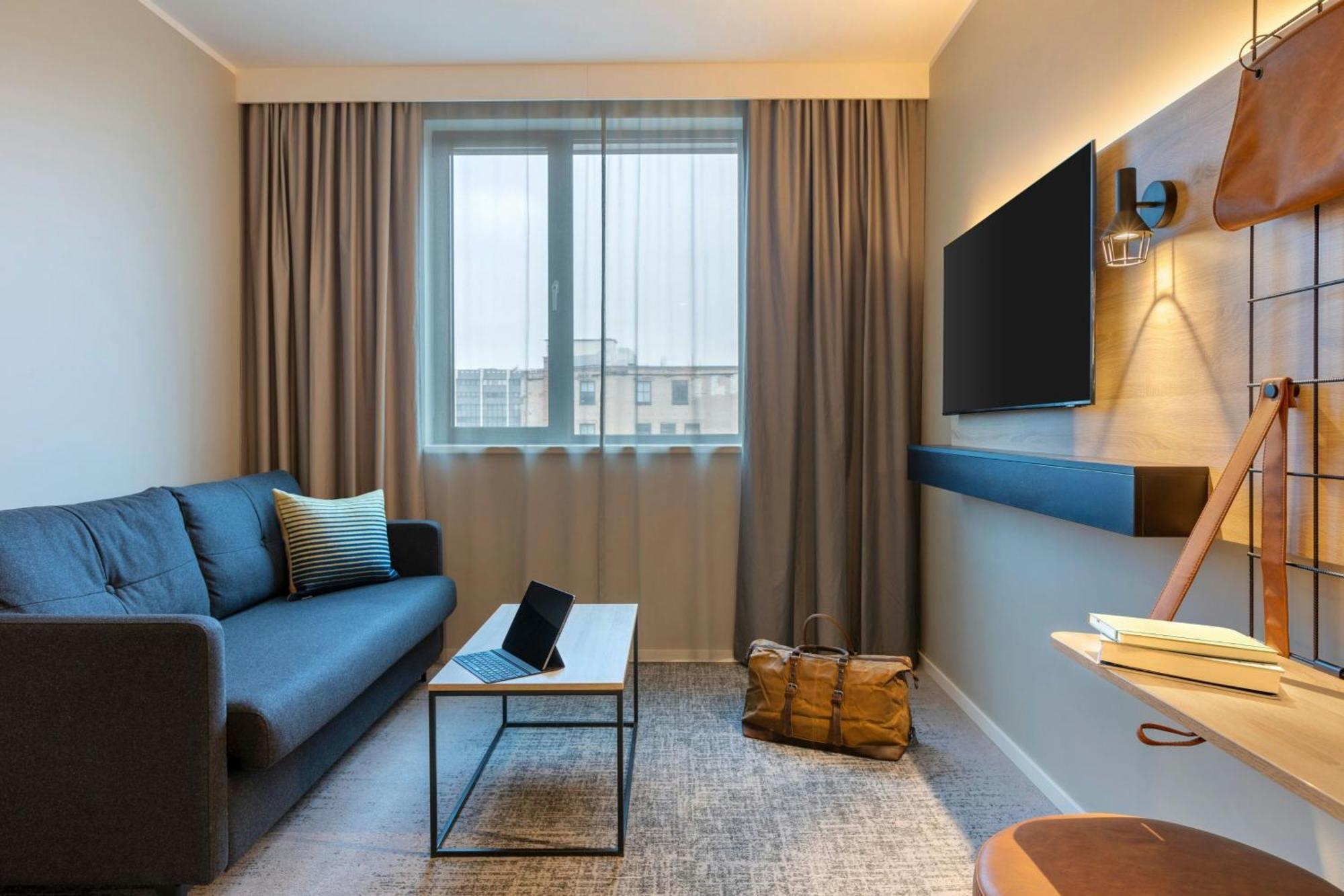 Moxy Berlin Ostbahnhof Hotel Exterior photo