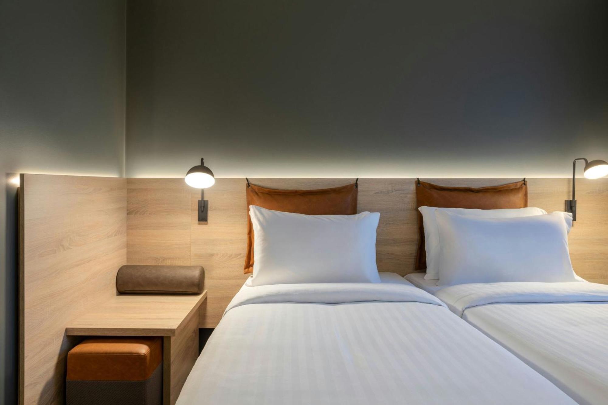 Moxy Berlin Ostbahnhof Hotel Exterior photo